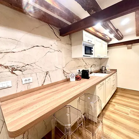 Mhh 2391 Apartment