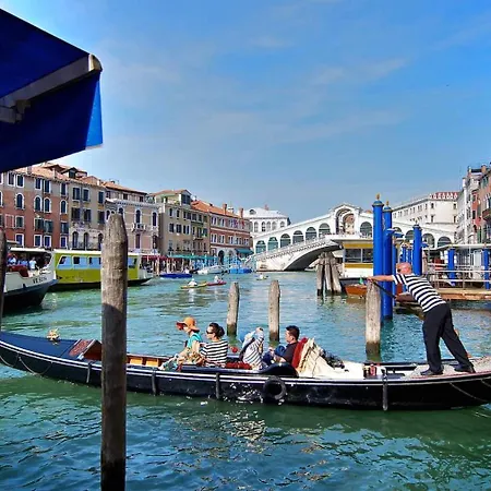 At Via Nigra Venezia A Casa Ma In Appartamento