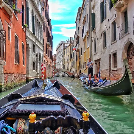 At Via Nigra Venezia A Casa Ma In Appartamento