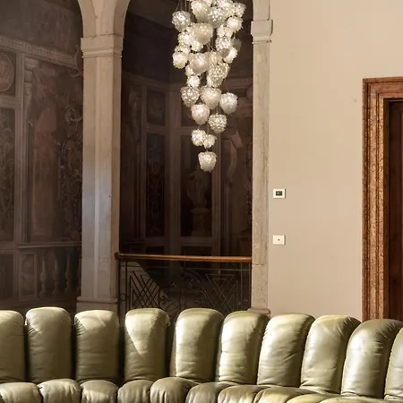 Noble Floor Art R&r * Venice
