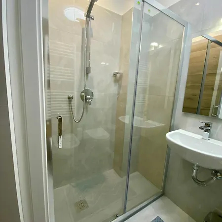 Arbi Venice Station Guest house