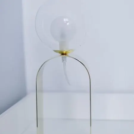 Nuovo Bianco Appena Ristrutturato Venice