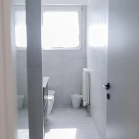 Nuovo Bianco Appena Ristrutturato Apartment *