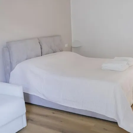 Apartment Nuovo Bianco Appena Ristrutturato