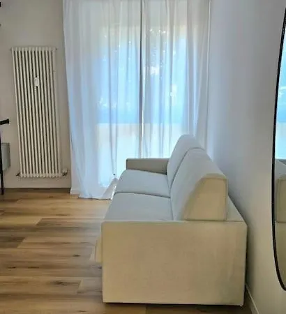 Nuovo Bianco Appena Ristrutturato *
