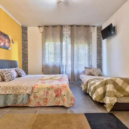 M & M Cozy Venice