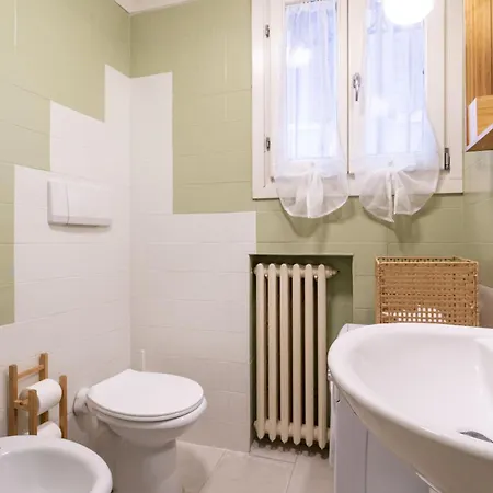 Apartment Santa Lucia Canal View By Wonderful Italy