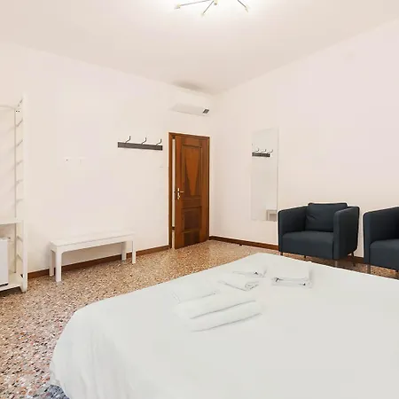Casa Alimante Pensión Venecia
