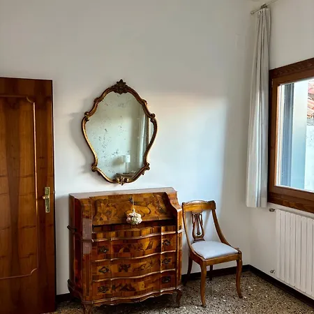 Large And Bright With Canal View *