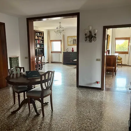 Apartment Large And Bright With Canal View