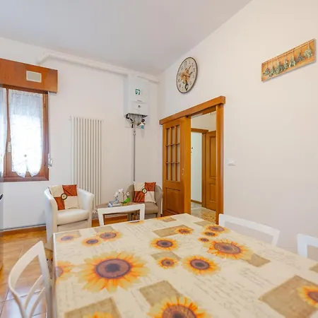 Tatiana Flat - 10 Minutes To - Mestre Train Station - Free Parking *
