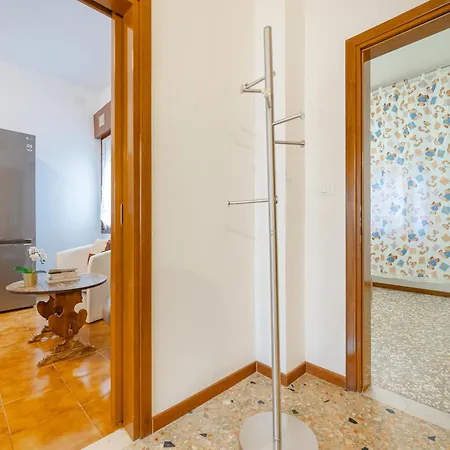 Tatiana Flat - 10 Minutes To - Mestre Train Station - Free Parking Venice