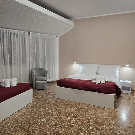 Homestay Mmm Train Station 2 Venice
