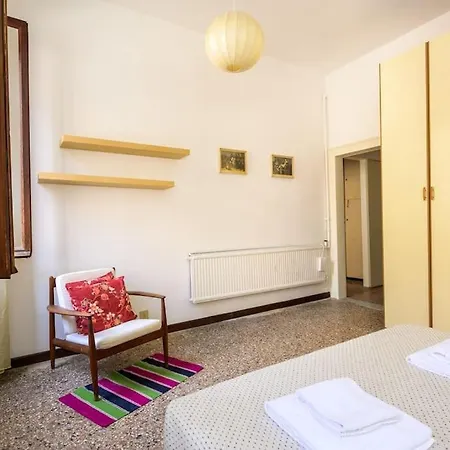 Apartment Borgo Canal View Venice