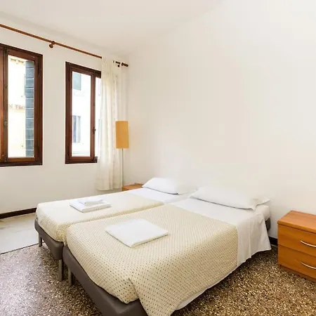 Borgo Canal View Apartment