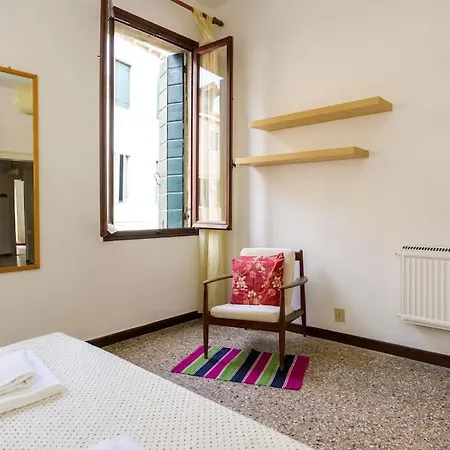 Borgo Canal View Apartment *