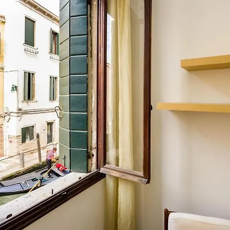 Apartment Borgo Canal View Venice