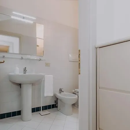 Elegant With Private Terrace In - Frari Church Apartment *