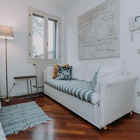 Elegant With Private Terrace In - Frari Church Apartment