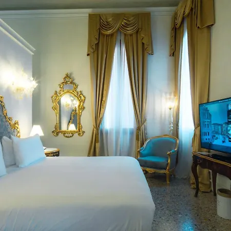 Hotel Ca' Bonfadini Historic Experience 5*