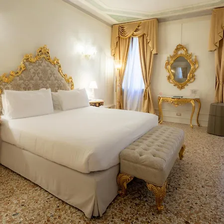 Ca' Bonfadini Historic Experience