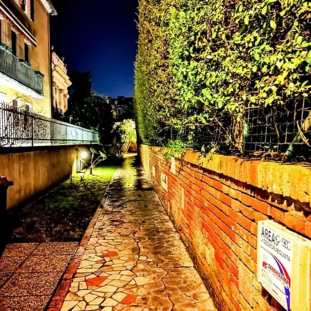 Dorsoduro Apartment Venice