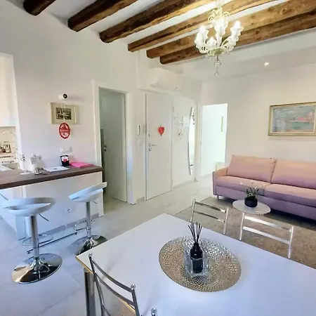 Apartment The Silk - Travel Sustainable Venice