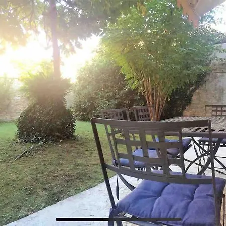 Raphael's Garden House Apartment *