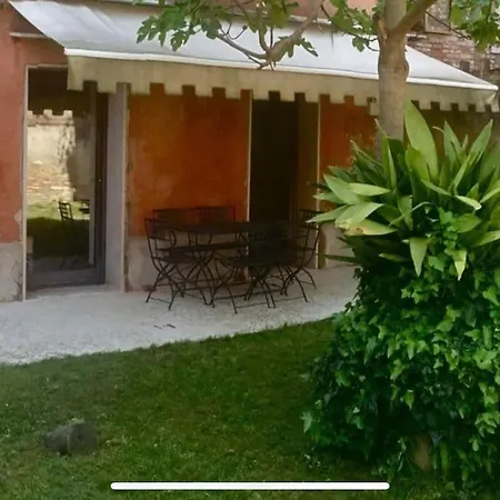 Raphael's Garden House Apartment Venice