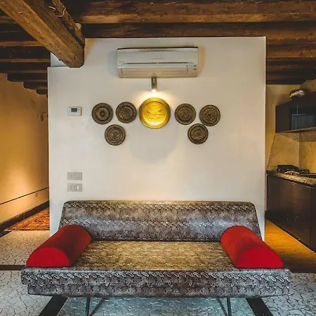 Raphael's Garden House Apartment
