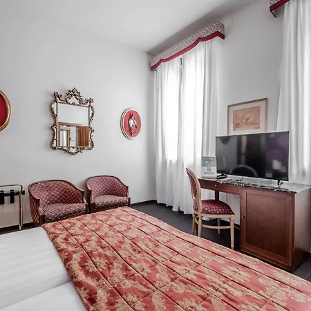 Hotiday Collection - Santa Lucia Hotel 4*