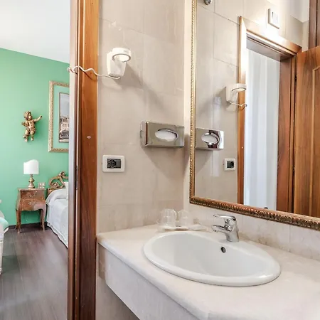 Hotiday Collection - Santa Lucia Hotel 4*
