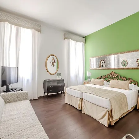 Hotiday Collection - Santa Lucia Hotel Venice