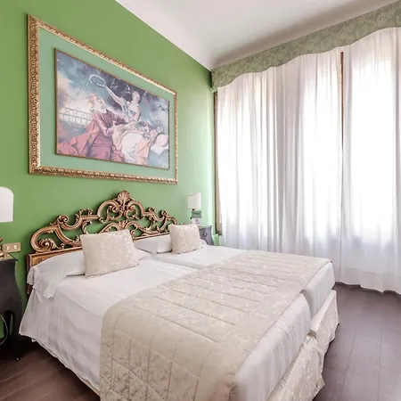 Hotiday Collection - Santa Lucia Hotel