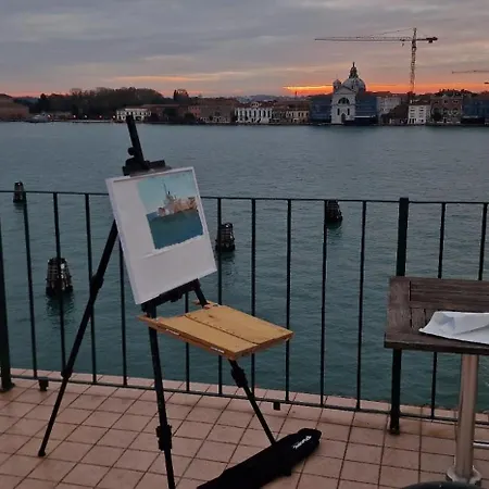 Mimi's Loft * Venice