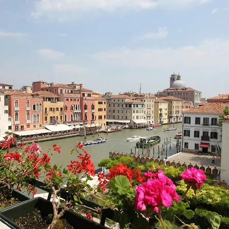Grand Canal Terrace Palace Apartment *