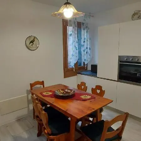 10 Minutes To The Train Station Guest house