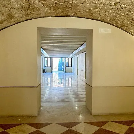 Apartment Vendramin Canal View Venice