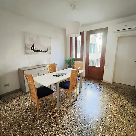 Dimora 5318 Apartment *