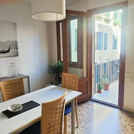 Dimora 5318 Apartment