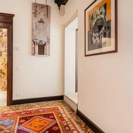 Canal View Luxury Heritage Retreat 2 Bedroom Apartment