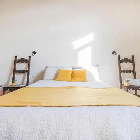 Canal View Luxury Heritage Retreat 2 Bedroom *
