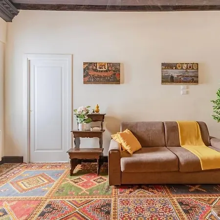 Canal View Luxury Heritage Retreat 2 Bedroom