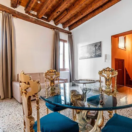 Apartment San Marco Canal View By Bricola