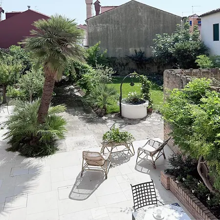 Carmen Garden Burano