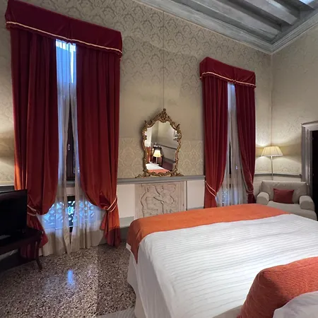 Hotel Ruzzini Palace