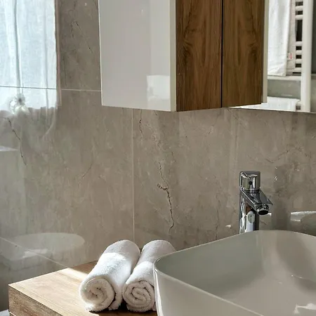 Parisi - Aleardi 2 Apartment *