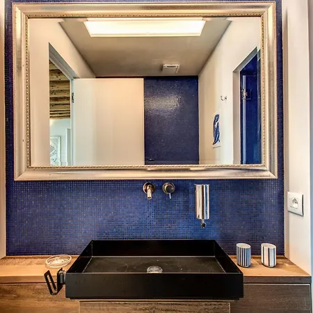 Stunning Venetian By Biennale Gardens Apartment *