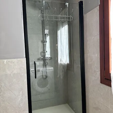 Apartment Parisi - Aleardi 2 *