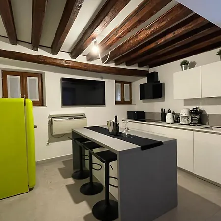 Veniceloft 5minutefromrialto 10minutefromsanmarco 5minitestationtrain Infrontofcad'oro * Venice